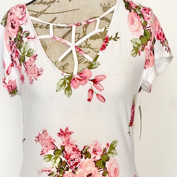 No Boundaries Blouse Size Large Size 11-13 Floral Short Sleeve Crochet Cut Out - Picture 7 of 12